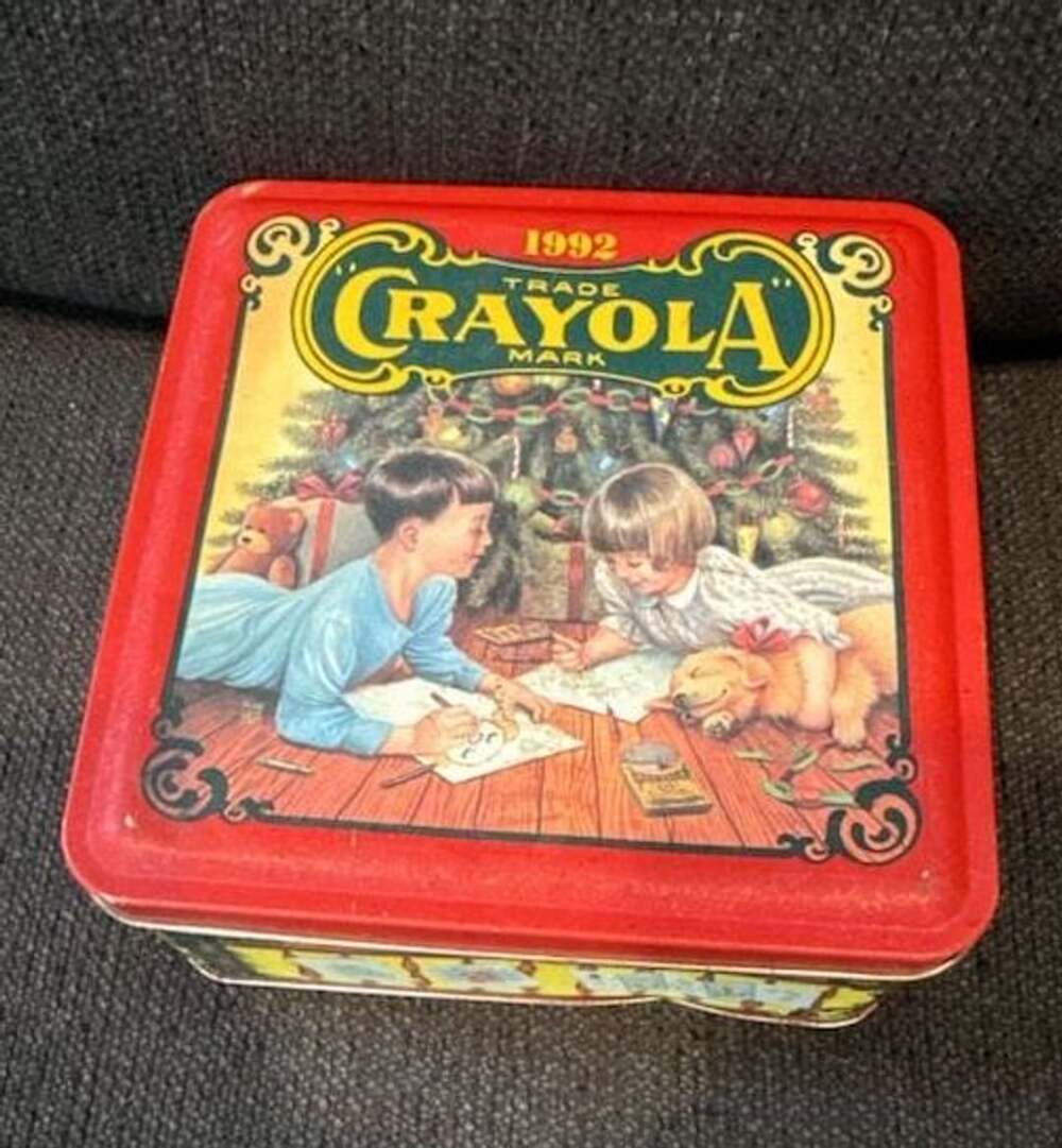 Crayola 1992 Limited Collectors Edition Colorful Holiday Wishes Tin